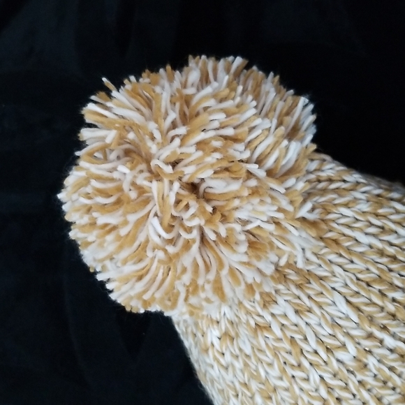 Knitted Pom Pom Beanie - Picture 3 of 3